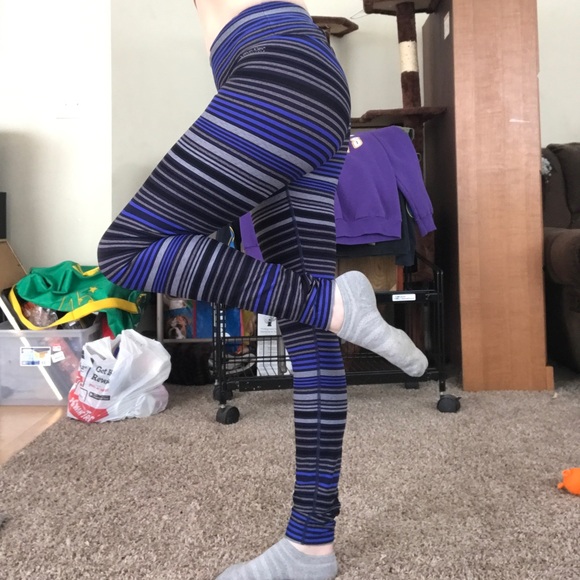 ‼️2 for $20‼️ Calvin Klein striped leggings - Picture 4 of 16